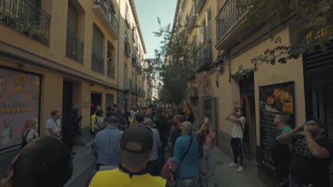 Grupos de neonazis se manifiestan en Chueca al grito de "fuera maricas de nuestros barrios"