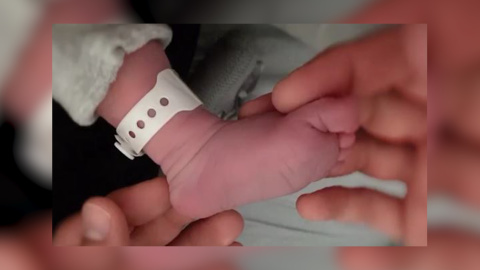 Lorena Gómez y René Ramos dan la bienvenida a su pequeño René