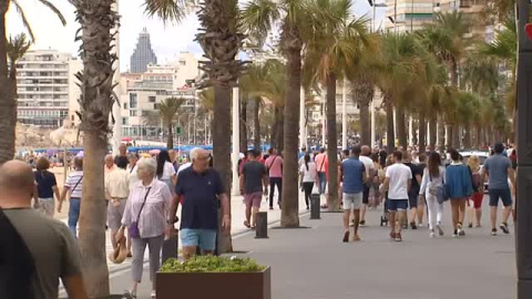 La pandemia vuelve a preocupar en Benidorm que supera los 215 casos por 100.000 habitantes