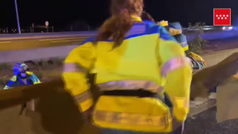 Una mujer es atropellada al salir de su vehículo en la A6 | Público