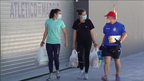 El Atlético saca su lado más solidario con una Gran Recogida de Alimentos en el Wanda