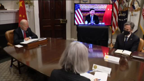 Largo y tenso primer encuentro virtual entre Biden y Xi Jinping