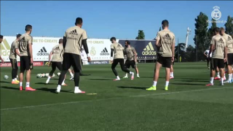 Marcelo se luce con sus chilenas en el entrenamiento