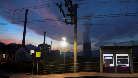 El precio medio mayorista de la electricidad será este martes de 223,16 euros/MWh