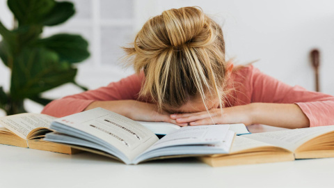 Estudiante durmiendo