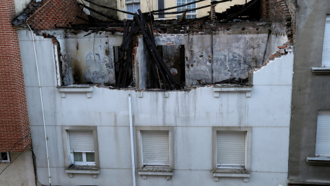 13/01/22-Estado en el que ha quedado el edificio de la calle Alcón de Ponferrada (León), tras la explosión intencionada de una bombona de gas (13/01/2022).