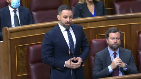 Abascal: "Veo que escandalizo mucho a sus señorías, voy a seguir haciéndolo durante toda la legislatura" 