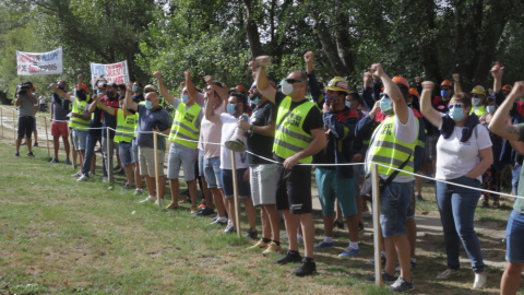 Trabajadores de Alcoa muestran su apoyo al Comité en negociaciones con la empresa