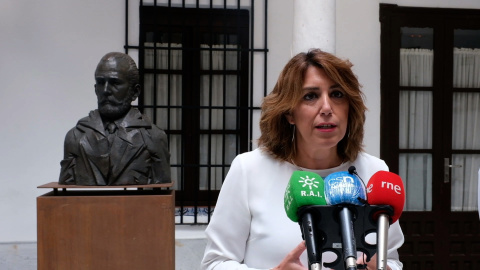 Susana Díaz critica la "dejadez" de la Junta en política de agua pese a su "importancia vital"