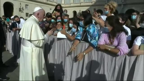 El Papa Francisco se resiste a ponerse la mascarilla en las audiencias 