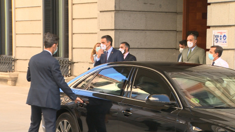 Pedro Sánchez sale del Congreso de los Diputados