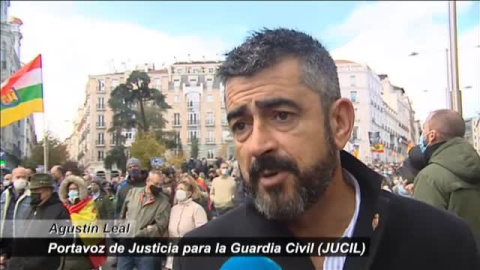 Policías y guardias civiles marchan juntos contra las enmiendas a la ley de seguridad ciudadana de Rajoy en 2015 