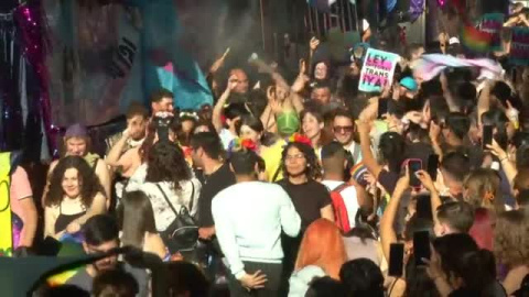 "Hoy es la revolución": Buenos Aires celebra el Orgullo LGTBi de forma masiva