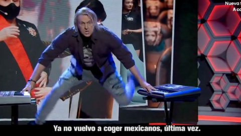 Un instante de la parodia de Nacho Cano en 'El Intermedio' del Gran Wyoming.- LA SEXTA