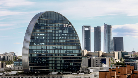 Fachada del edificio ‘La Vela’, en la ciudad del BBVA, la sede corporativa del banco en la zona norte de Madrid. E.P./Ricardo Rubio / Europa Press