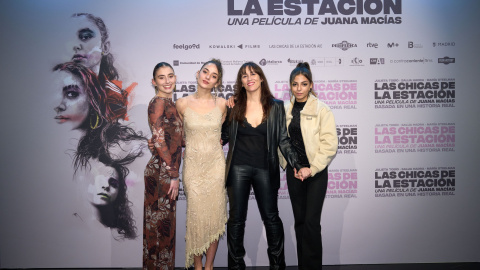 María Steelman, Julieta Tobío, Juana Macías y Salua Hadra en la premier de 'Las chicas de la estación'.