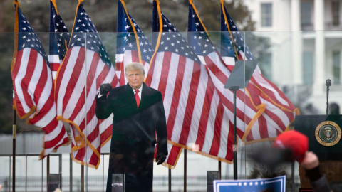 El presidente de EEUU, Donald Trump, cerca de la Casa Blanca el 6 de enero de 2021, en Washington, DC.