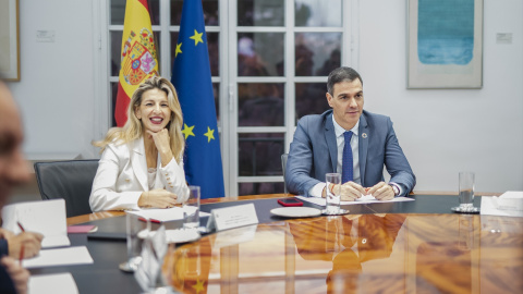 El presidente del gobierno, Pedro Sánchez y la vicepresidenta segunda y ministra de Trabajo y Economía Social, Yolanda Díaz