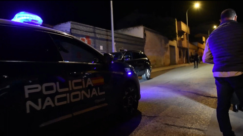 Un vehículo de la Policía Nacional en el lugar de los hechos, a 28 de noviembre de 2024.