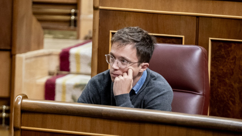 Iñigo Errejón, en su escaño durante una sesión plenaria en el Congreso de los Diputados, en una imagen de archivo. EUROPA PRESS/A. Pérez Meca