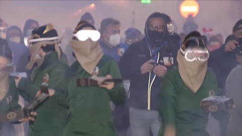 La 'Despertá' devuelve a Valencia el ruido y humo más característico de su fiesta grande