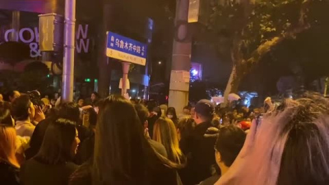 "¡Abajo Xi Jinping!": Inusual protesta pública en Shanghai contra el Partido Comunista y contra el presidente chino