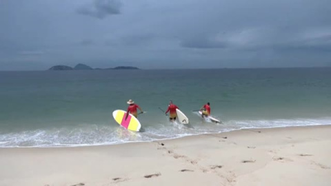 Una familia de orcas sorprende a los bañistas de la playa de Ipanema de Río de Janeiro