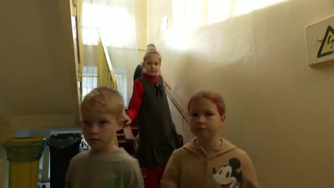 Los colegios de Kiev resisten como pueden a la guerra