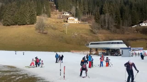 La falta de nieve amenaza le temporada de esquí en Austria