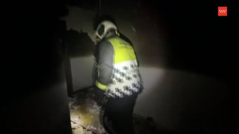 Los bomberos de Madrid localizan un cadáver tras extinguir el incendio declarado en unos trasteros