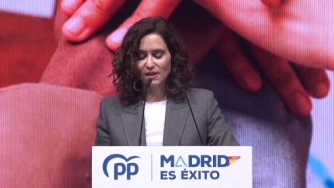 Ayuso anuncia un plan para "contrarrestar la politización" en la educación secundaria si gana las próximas elecciones