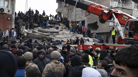 Las imágenes del terremoto en Turquía: cientos de muertos y heridos