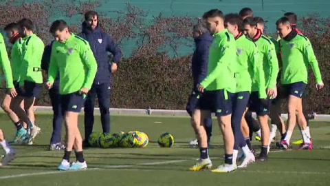 Iñaki Williams vuelve a entrenarse con el grupo 