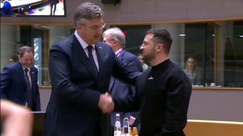 Zelenski recibe el cariño de los líderes europeos en Bruselas