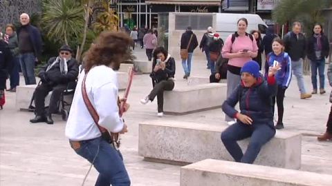 El mejor guitarrista callejero del mundo es valenciano