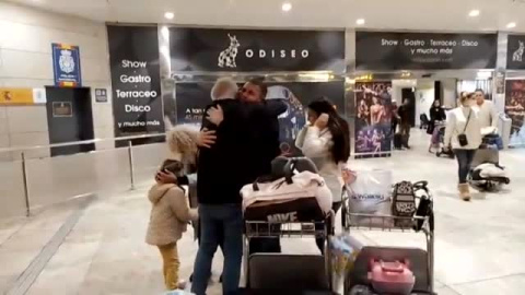 Vitaly regresa a Alicante desde la guerra de Ucrania para ver a su familia