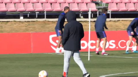 El Sevilla se prepara para el frío de Pamplona  