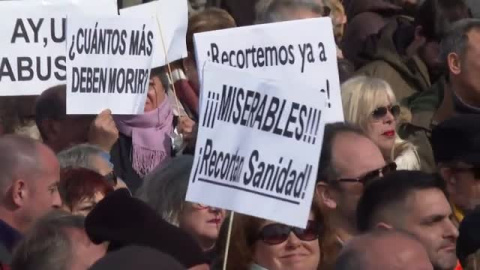 Ayuso niega que existan deficiencias en la sanidad madrileña