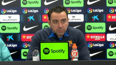 Xavi dice que si ganan la liga y la Supercopa sería "muy buena temporada"