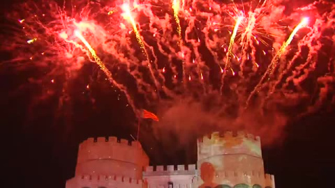 La tradicional Crida enciende el cielo de Valencia y da la bienvenida a las Fallas 