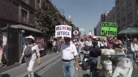 Los mexicanos se manifiestan contra los cambios en la ley electoral