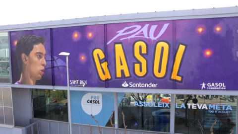 Mural gigante en honor a Pau Gasol en Sant Boi 