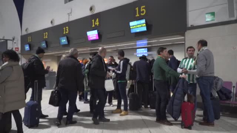 Aficionados del Betis viajan a Manchester para apoyar a su equipo 