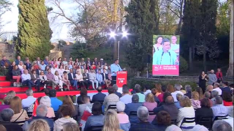 Pedro Sánchez es increpado durante un mitin en Segovia     