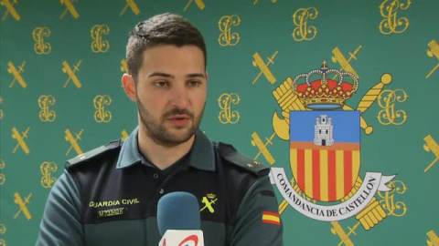 Dos agentes de la Guardia Civil liberan a una mujer y su hijo de 2 años retenidos durante dos meses por su pareja