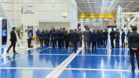 Felipe VI y Sánchez inauguran las nuevas instalaciones de Airbus