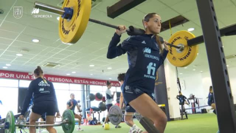 La selección femenina de fútbol se entrena antes de partir hacia Ibiza