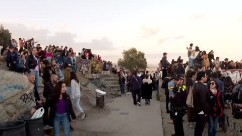 Los vecinos del Carmel, en Barcelona, hartos de los botellones 