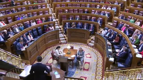 Abascal critica el "tedioso mítin" de Sánchez, sus "mentiras" y sus "insoportables lecciones sobre el mundo"