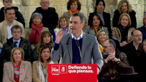 Expulsado un activista del mitin de Pedro Sánchez en Burgos por exhibir la bandera del Sáhara